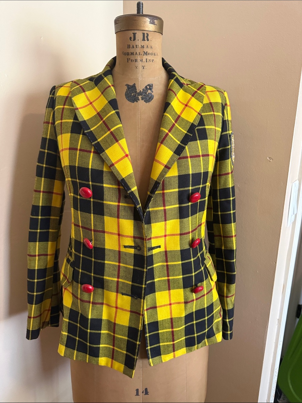 Vintage Italian 100% Virgin Wool Plaid Blazer Clueless Style Size 8